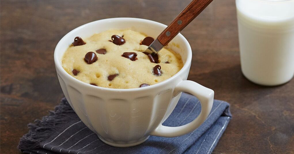 Chocolate chip mug cookie