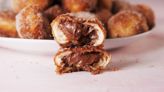 Nutella Stuffed Cinnamon Sugar Pretzel Bites