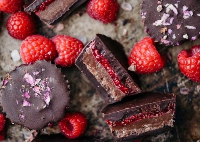 chocolate cashew butter cups with raspberry Jam Recipe